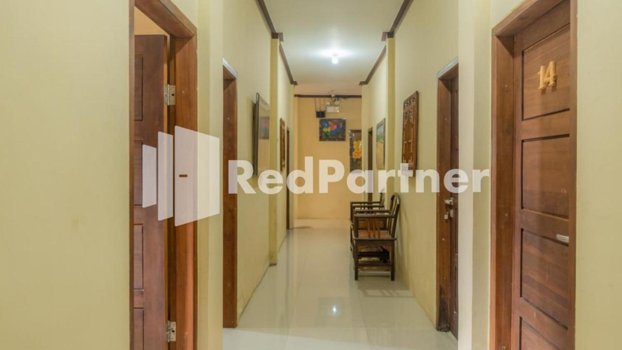 Vandhela Homestay Syariah Mitra Reddoorz スラバヤ エクステリア 写真