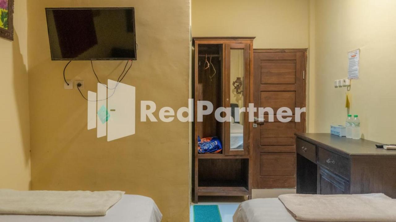 Vandhela Homestay Syariah Mitra Reddoorz スラバヤ エクステリア 写真