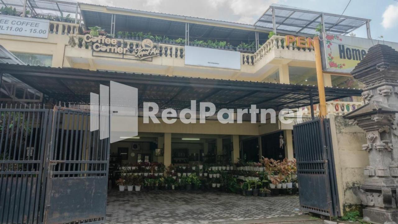 Vandhela Homestay Syariah Mitra Reddoorz スラバヤ エクステリア 写真