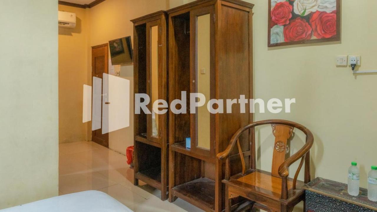Vandhela Homestay Syariah Mitra Reddoorz スラバヤ エクステリア 写真