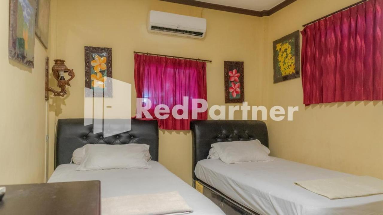 Vandhela Homestay Syariah Mitra Reddoorz スラバヤ エクステリア 写真