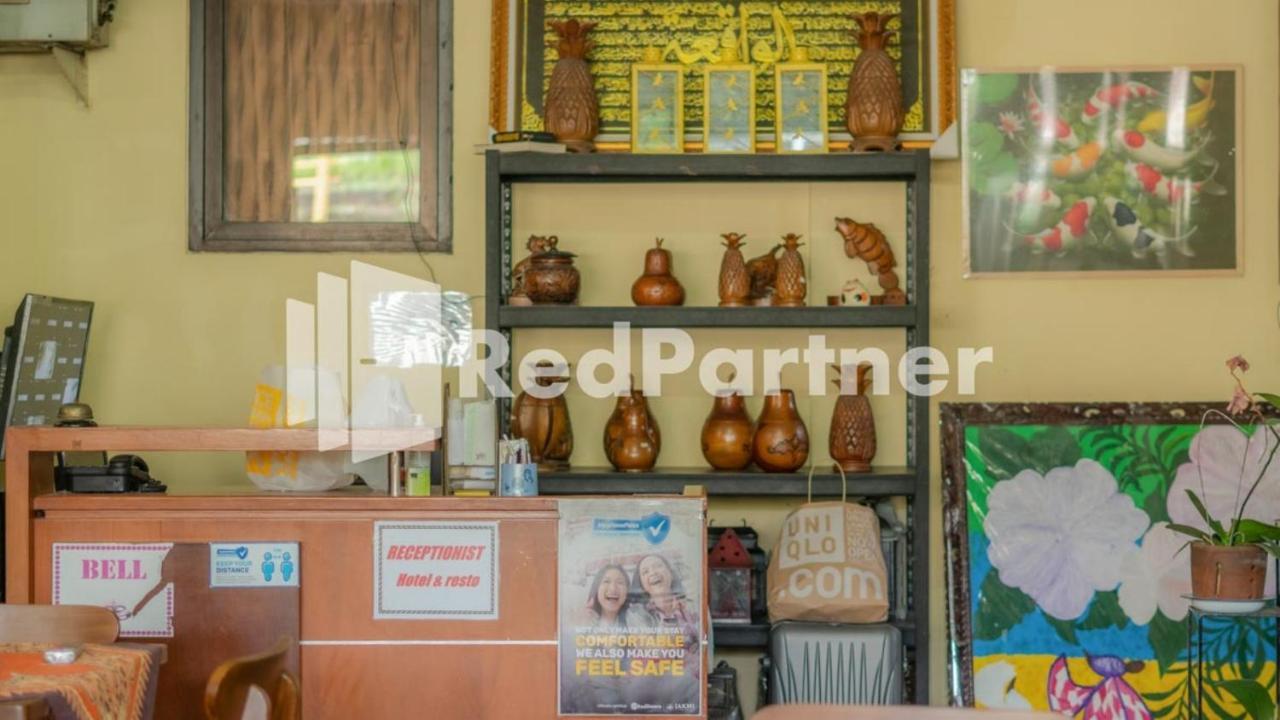 Vandhela Homestay Syariah Mitra Reddoorz スラバヤ エクステリア 写真