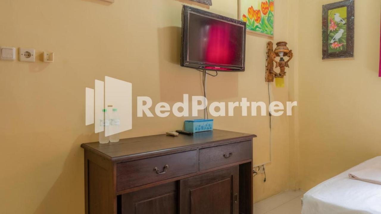 Vandhela Homestay Syariah Mitra Reddoorz スラバヤ エクステリア 写真