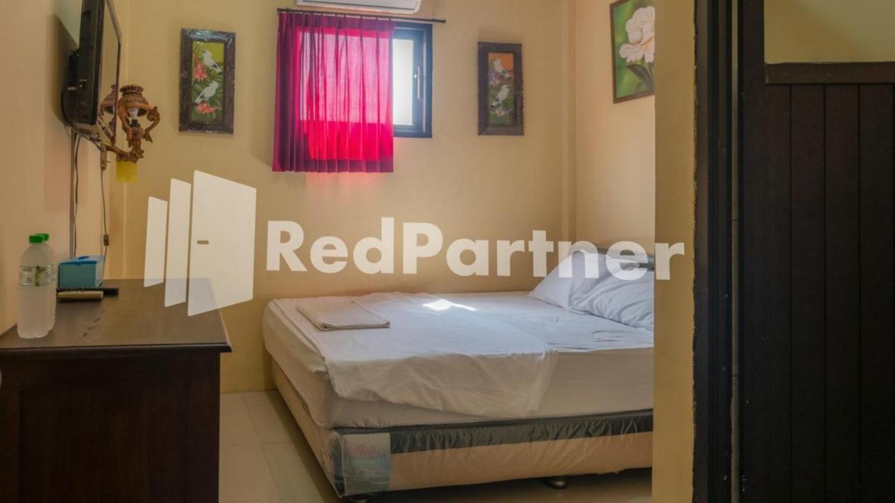 Vandhela Homestay Syariah Mitra Reddoorz スラバヤ エクステリア 写真